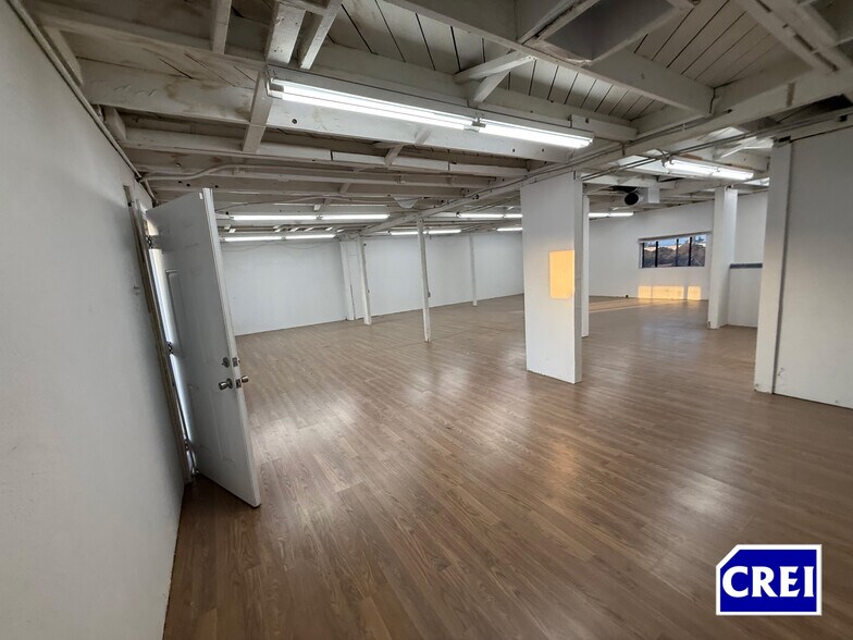 More Photos Of 6809 S Victoria Ave, Los Angeles Service For Lease