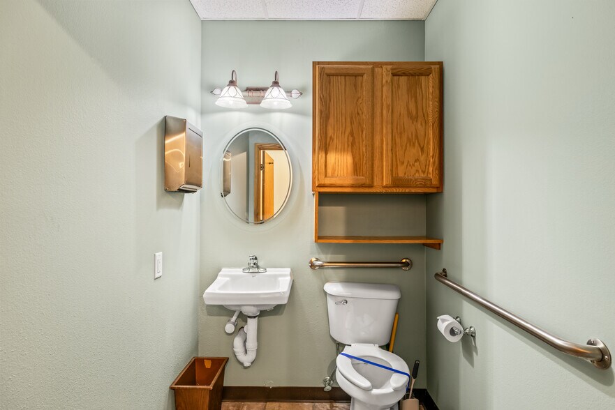 More Photos Of 505 Anglers Dr, Steamboat Springs Medical For Sale