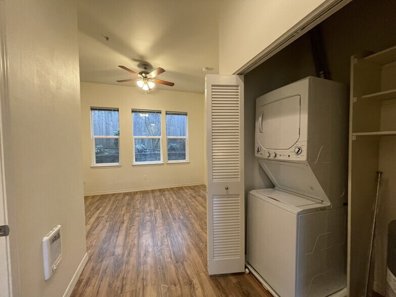More Photos Of 5490 SE Milwaukie Ave, Portland Apartments For Sale