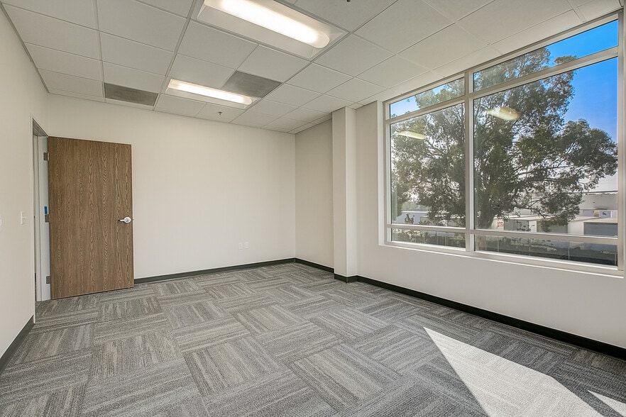 More Photos Of 888 W Crowther Ave, Placentia Manufacturing For Sale