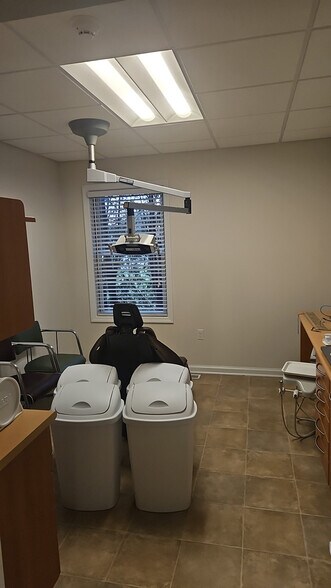 More Photos Of 1626 Getty Ave, Indiana Medical For Lease