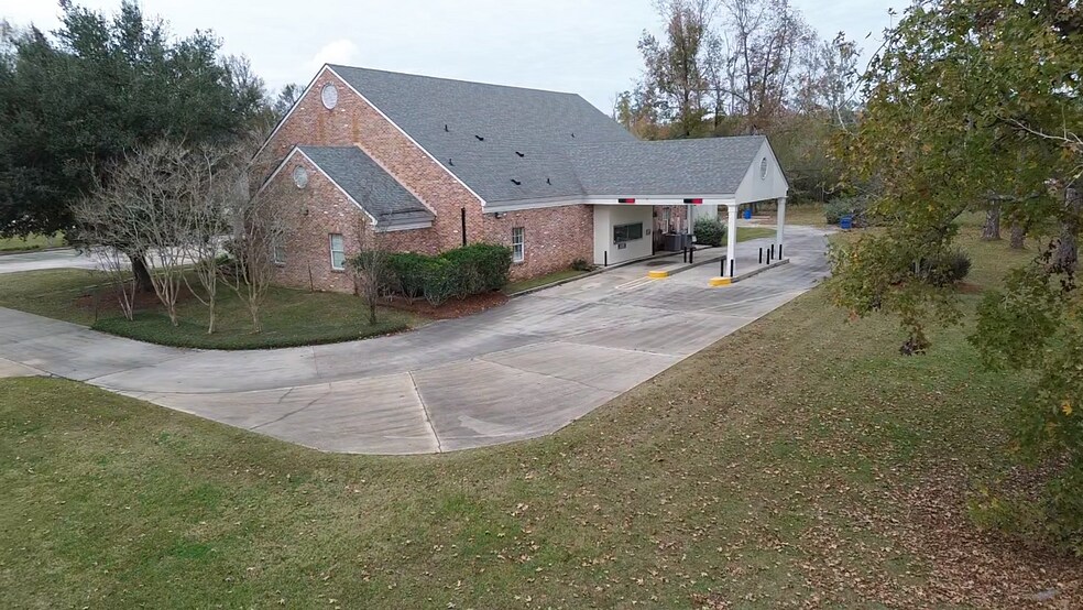 More Photos Of 2552 Highway 964, Saint Francisville Office For Lease