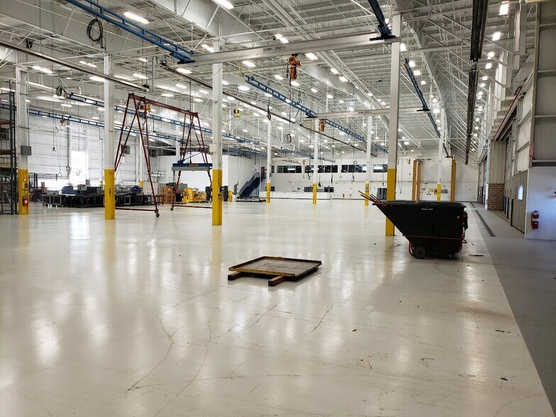 More Photos Of 110 Stewart Huston Dr, Coatesville Warehouse For Lease