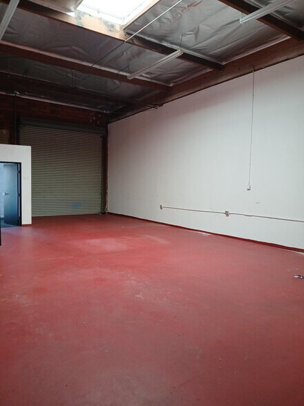 More Photos Of 1972-1996 W Del Amo Blvd, Torrance Warehouse For Lease