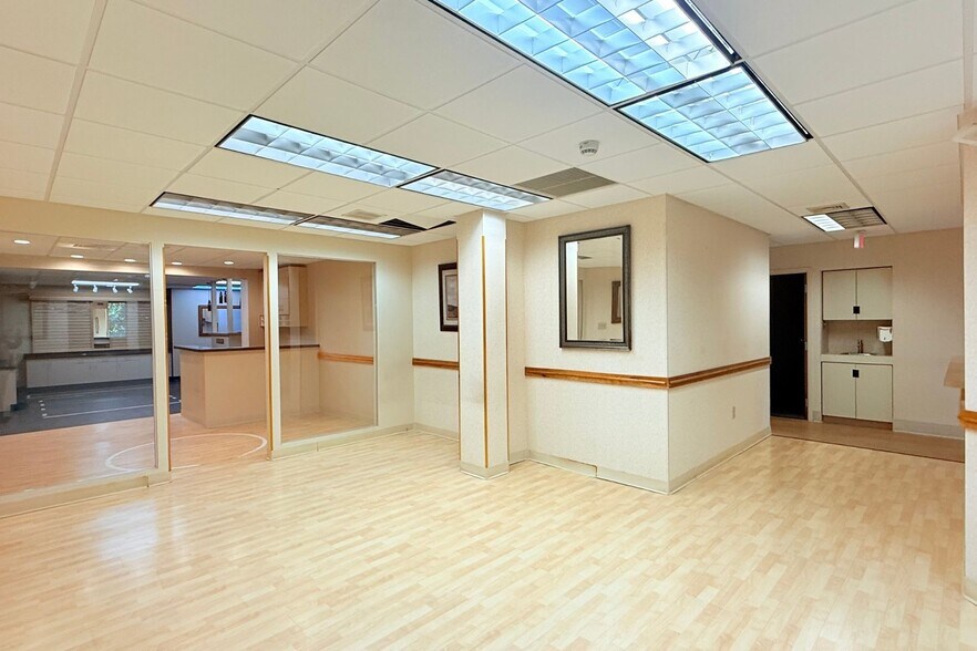More Photos Of 160 Hawley Ln, Trumbull Medical For Sale