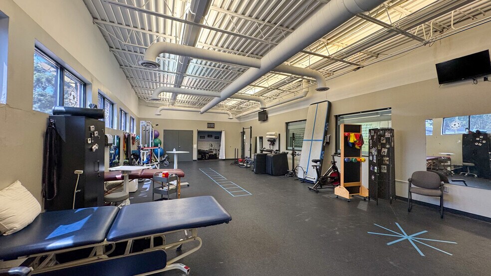 More Photos Of 5133 Darrow Rd, Hudson Health Club For Sale