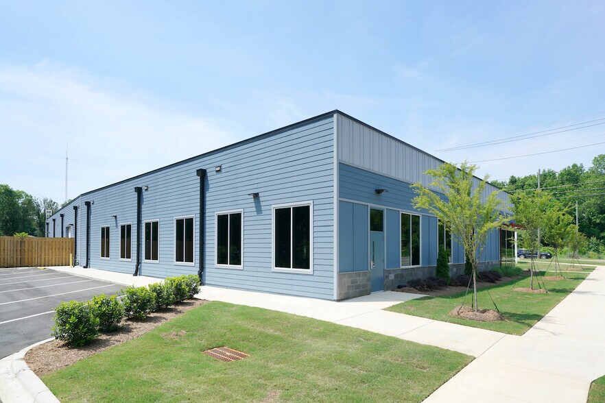 More Photos Of 4348 Statesville Rd, Charlotte Flex For Lease
