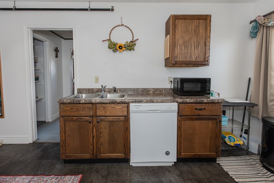 More Photos Of 1502 E Fulton St, Garden City Apartments For Sale