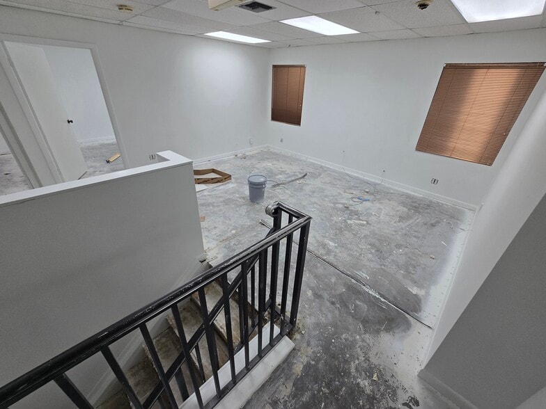 More Photos Of 7800 W Oakland Park Blvd, Sunrise Medical For Lease