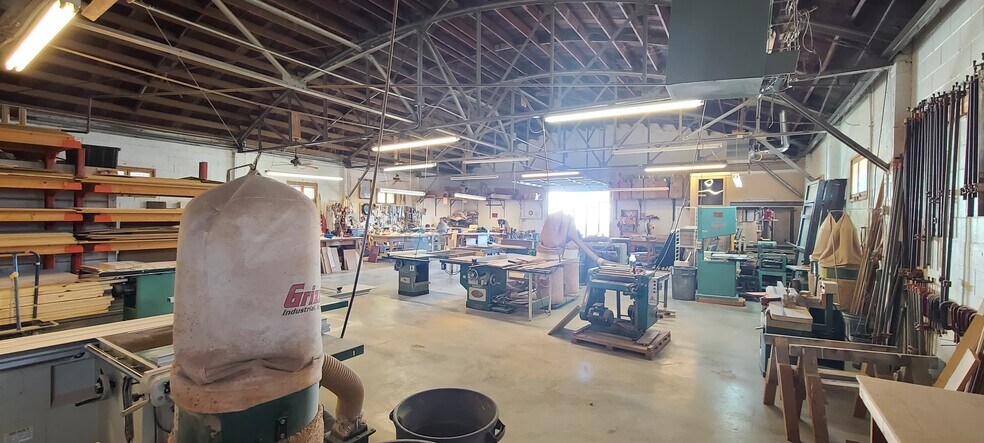 More Photos Of 5520 Military Pky, Dallas Industrial For Sale