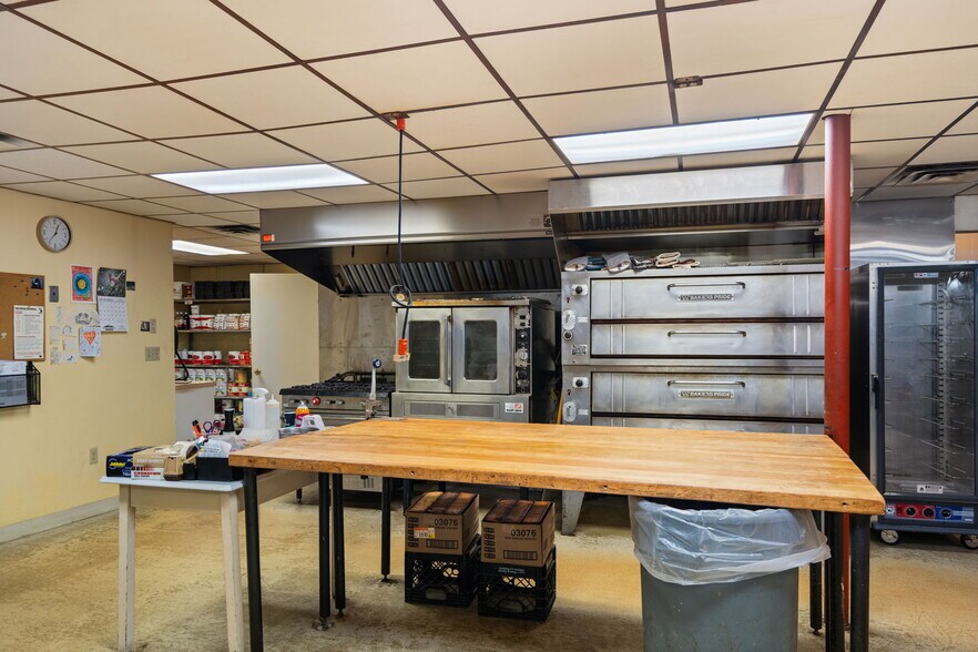 More Photos Of 2569 Charlevoix Rd, Petoskey Restaurant For Sale