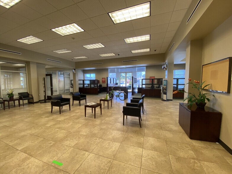 More Photos Of 7750 N Wickham Rd, Melbourne Bank For Lease