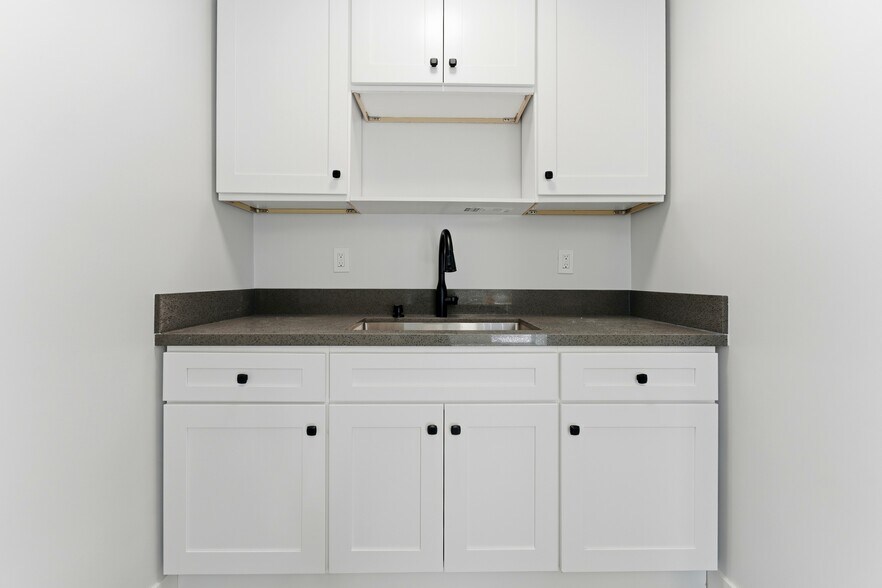 More Photos Of 1722 S Catalina Ave, Redondo Beach Loft Creative Space For Lease