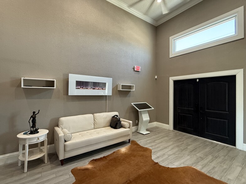 More Photos Of 1471 S Missouri Ave, Clearwater Office For Sale