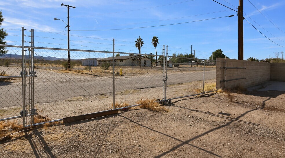 More Photos Of 35633 Highway 66, Daggett Warehouse For Sale