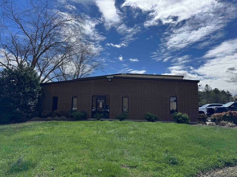 More Photos Of 163 Associates Ln, Indian Trail Warehouse For Lease