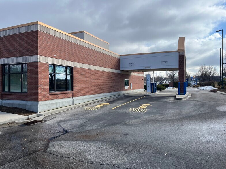More Photos Of 6490 S Federal Way, Boise Bank For Lease