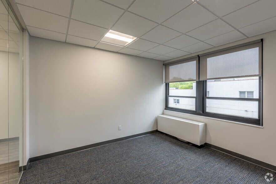 More Photos Of 235-237 Mamaroneck Ave, White Plains Office For Lease