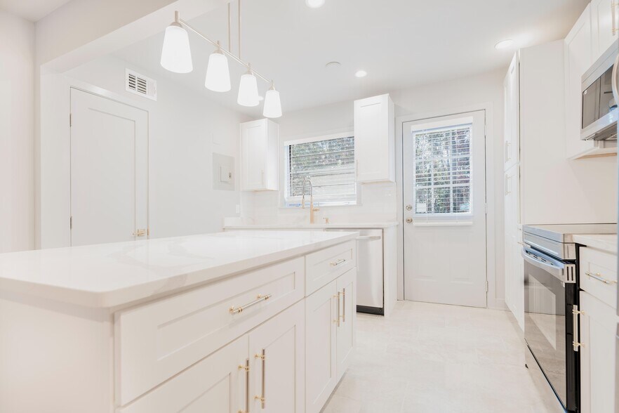 More Photos Of 3057 Pharr Court North Ct NW, Atlanta Multifamily For Sale