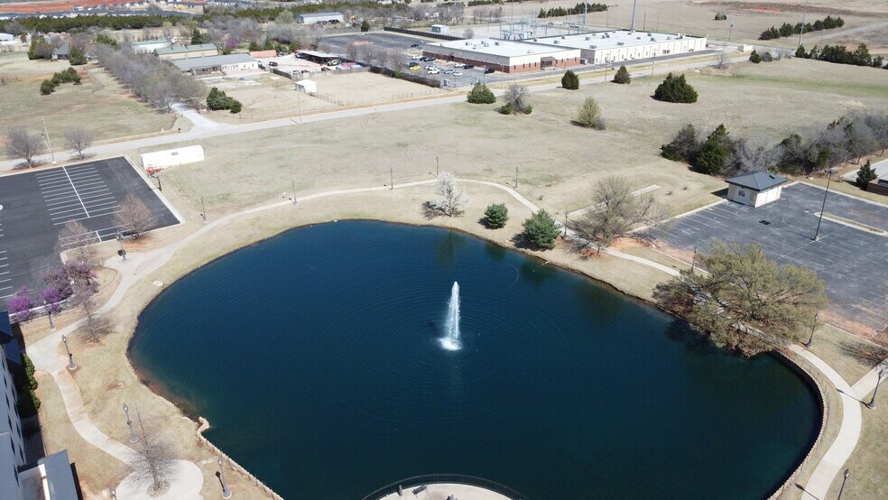 More Photos Of 701 Cedar Lake Blvd, Oklahoma City Office For Lease