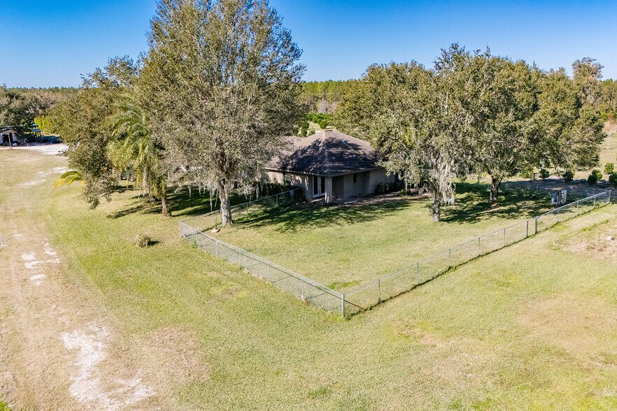 More Photos Of 16385 NW 112th Ct, Reddick Specialty For Sale