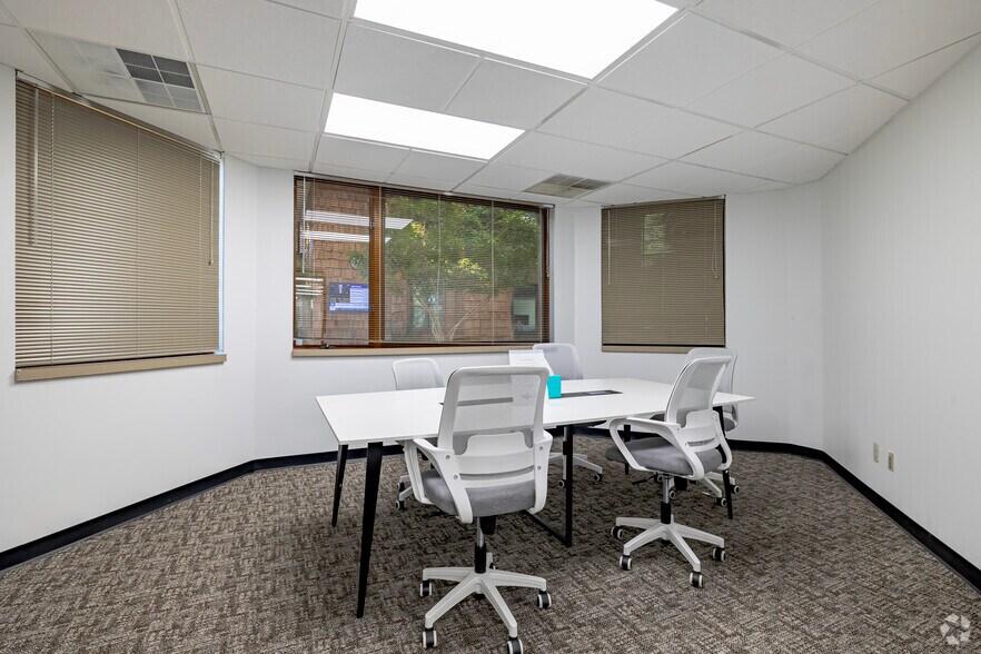 More Photos Of 2000 Hogback Rd, Ann Arbor Coworking Space