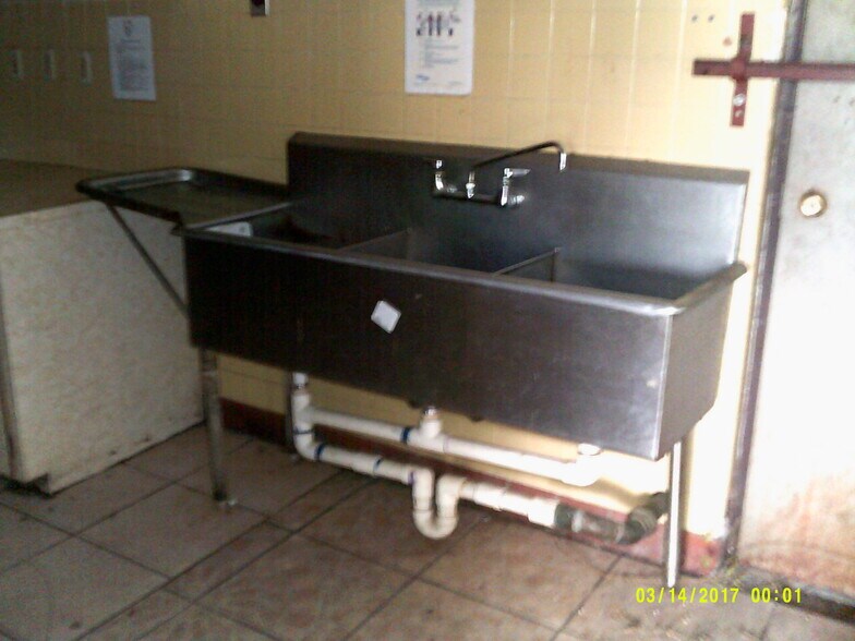 More Photos Of 7645 AL-97, Letohatchee Convenience Store For Lease