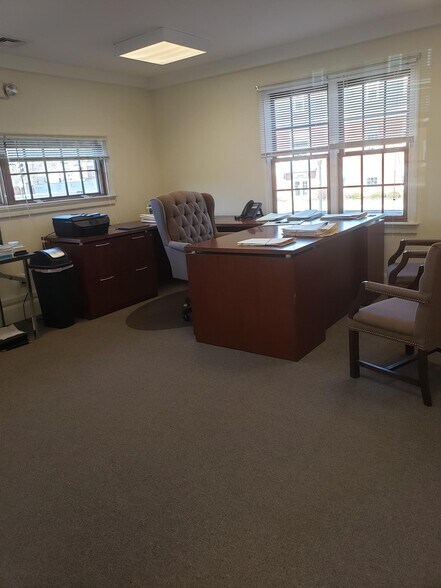 More Photos Of 1448 Main St, Palmer Medical For Lease