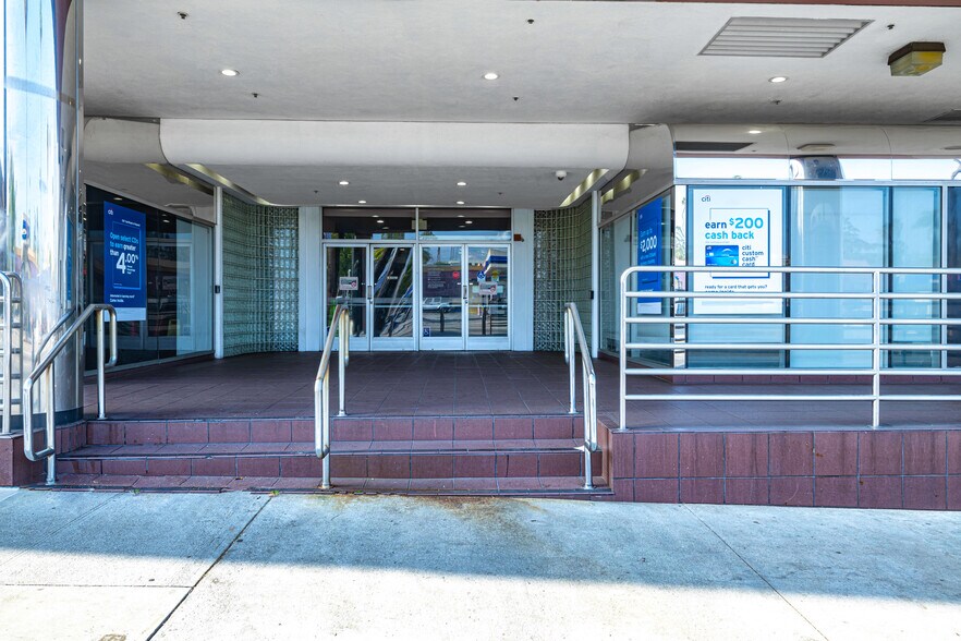 More Photos Of 5000 W Sunset Blvd, Los Angeles Medical For Lease