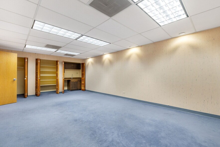 More Photos Of 200 N Public Rd, Lafayette Bank For Sale