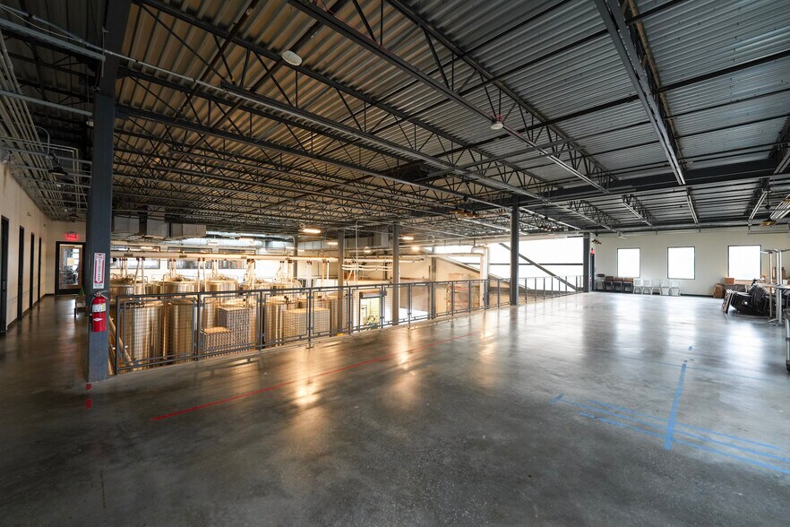 More Photos Of 2101 Summer St, Houston Freestanding For Lease