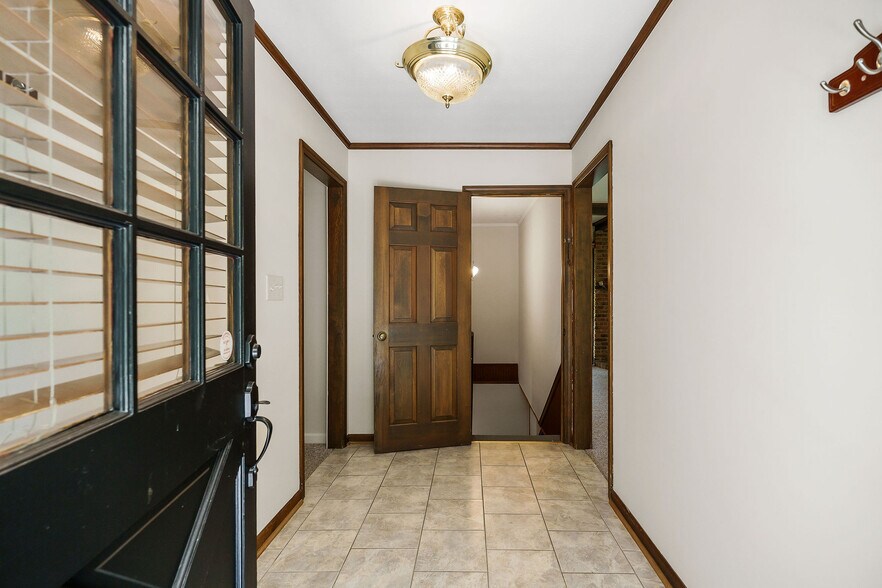 More Photos Of 1499 W Whitehall Rd, Cookeville Light Distribution For Sale