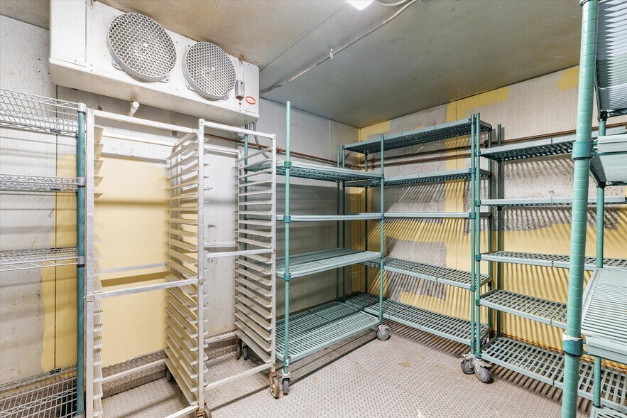 More Photos Of 201 N Broadway Ave, Urbana Restaurant For Sale