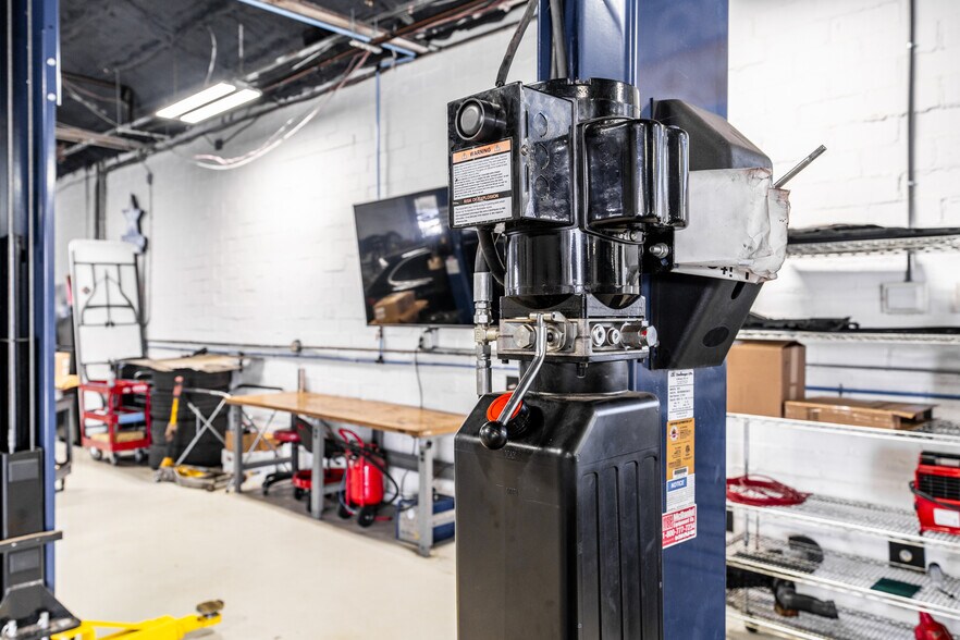 More Photos Of 425 Gum St, North Little Rock Auto Repair For Sale