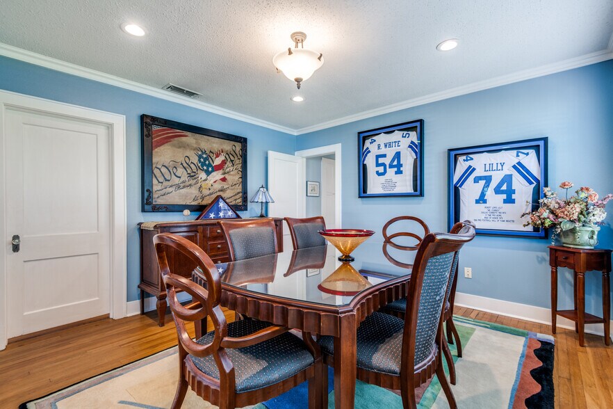 More Photos Of 209 S Main St, Lindale Loft Creative Space For Sale
