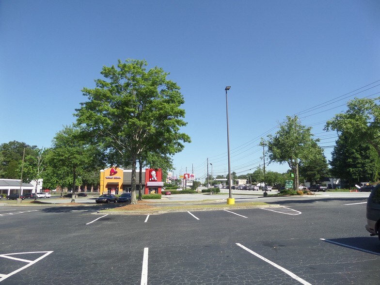 4015 Bridge Rd, Peachtree Corners, GA 30092 For Lease