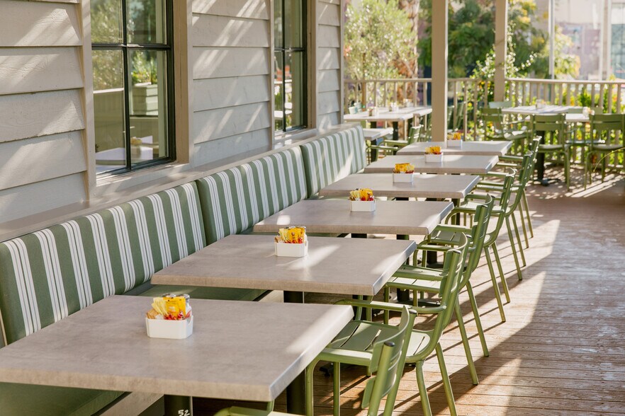 More Photos Of 8607 Melrose Ave, West Hollywood Restaurant For Lease