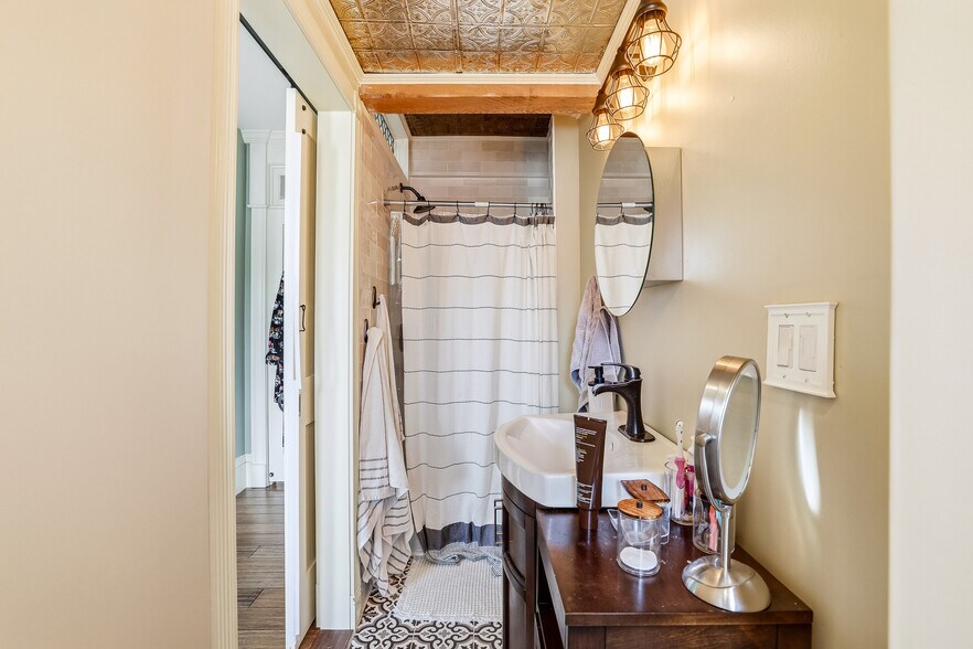 More Photos Of 1 Old Manchester Rd, Raymond Multifamily For Sale