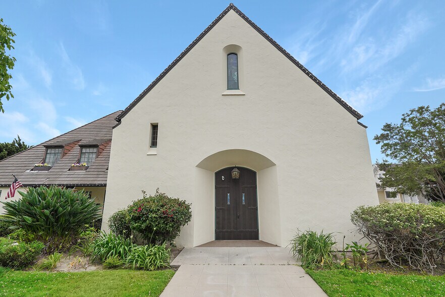 More Photos Of 738 E Santa Paula St, Santa Paula Funeral Home For Sale