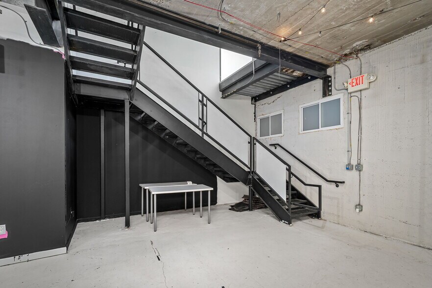 More Photos Of 511 N Garrison Ave, Saint Louis Office For Lease