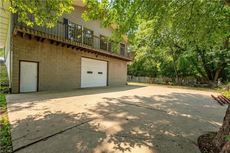More Photos Of 3249 Coral Rd, Malvern Office For Sale