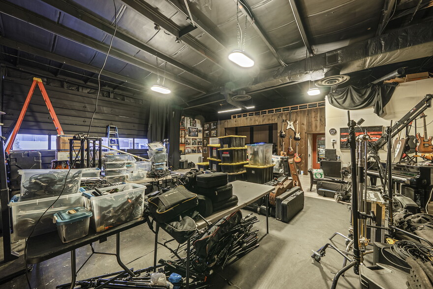 More Photos Of 1595 Route 112, Port Jefferson Station Warehouse For Lease