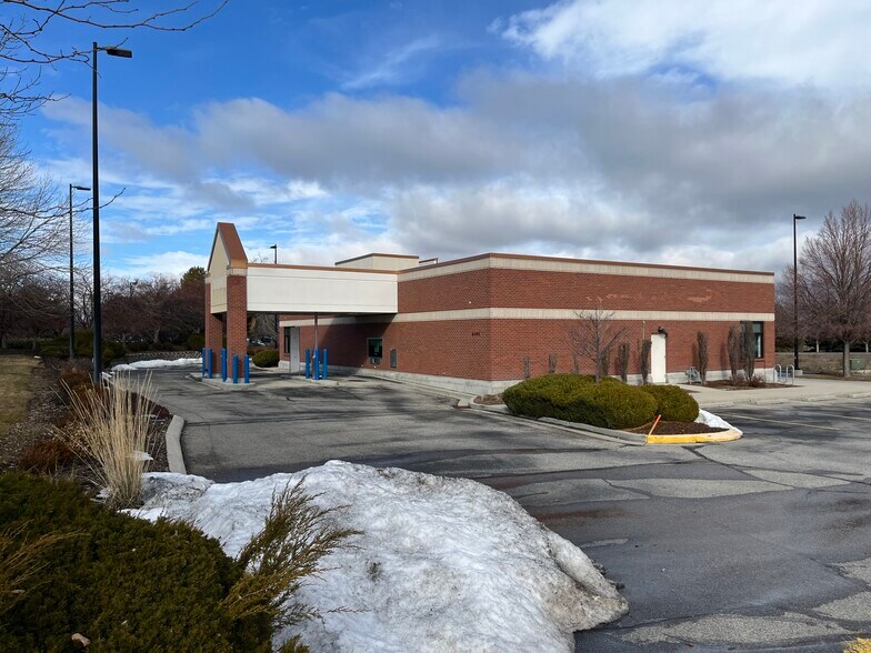 More Photos Of 6490 S Federal Way, Boise Bank For Lease