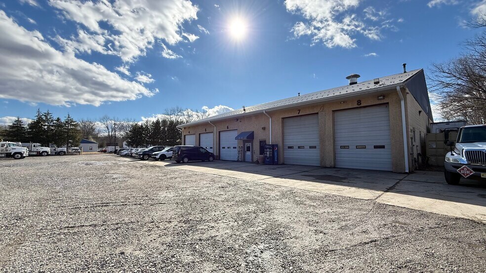 More Photos Of 25 Old Camplain Rd, Hillsborough Warehouse For Lease