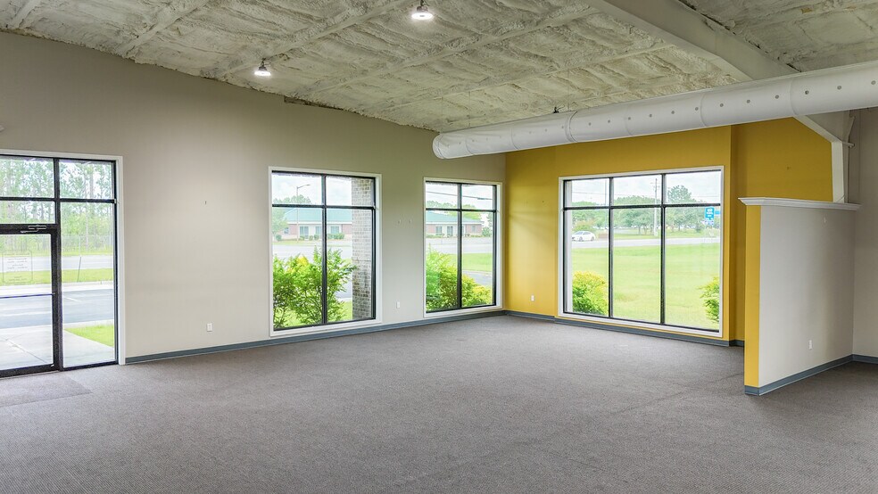 More Photos Of 1205 W Parker St, Baxley Freestanding For Lease