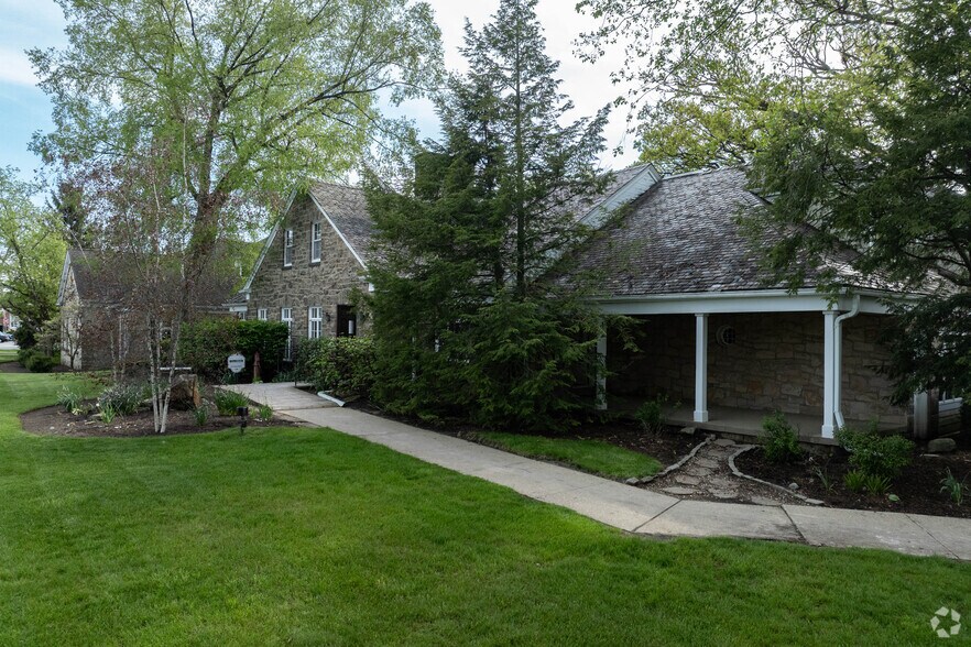 More Photos Of 6240 Som Center Rd, Solon Office For Lease