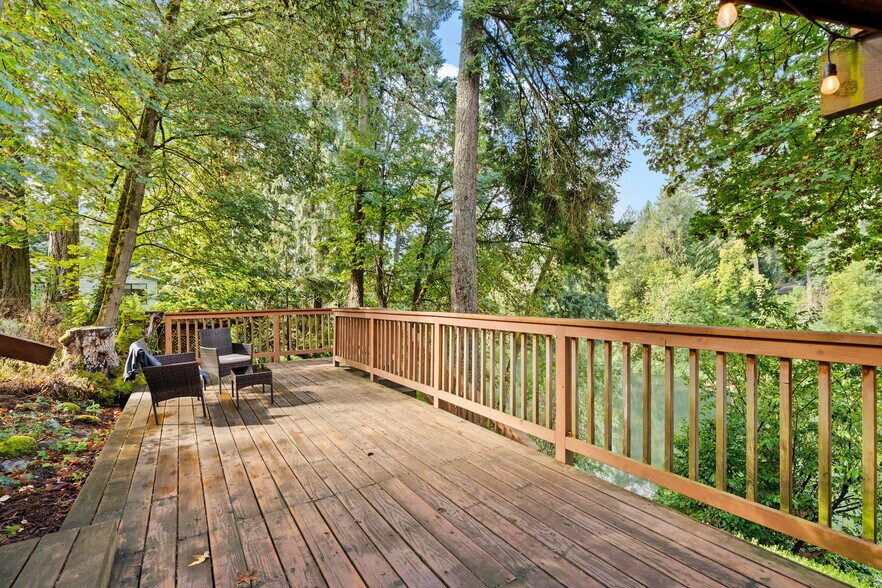 More Photos Of 1824 SW Greenway Cir, West Linn Specialty For Sale