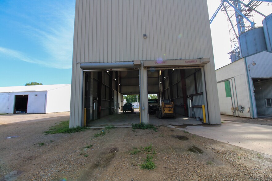More Photos Of 107 8th Ave SW, Kasson Specialty For Sale