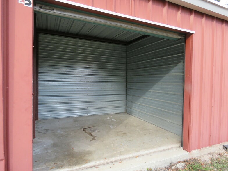 More Photos Of 2150 14th St NW, Chiefland Self Storage For Sale