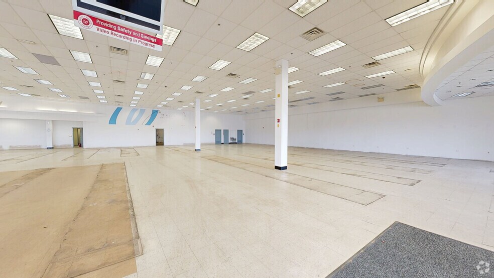 Primary Photo Of 6305 Middlesex Mall, South Plainfield Unknown For Lease